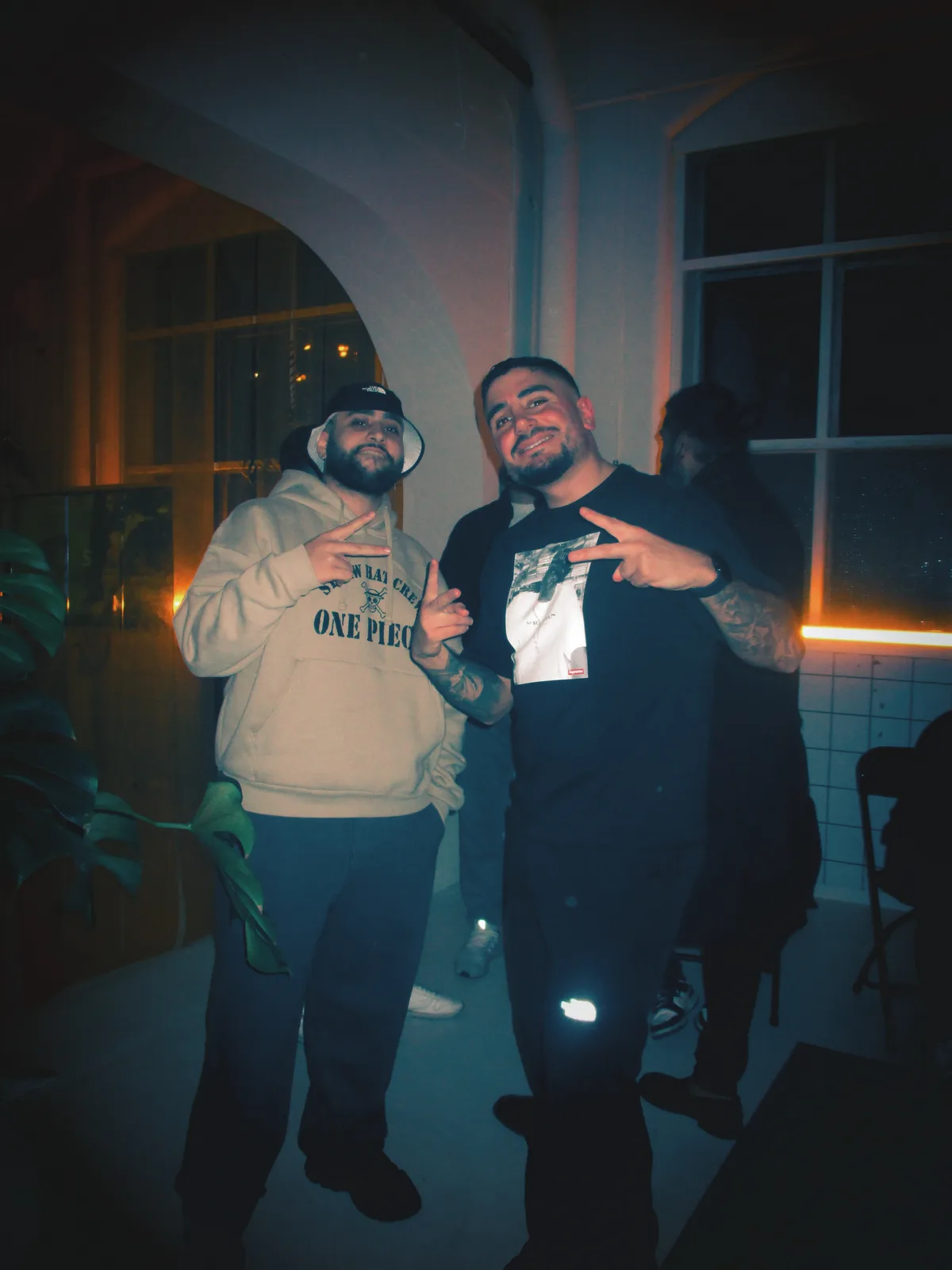 Medlemmar poserar på en kvällsträff för Changers Hub-communityn